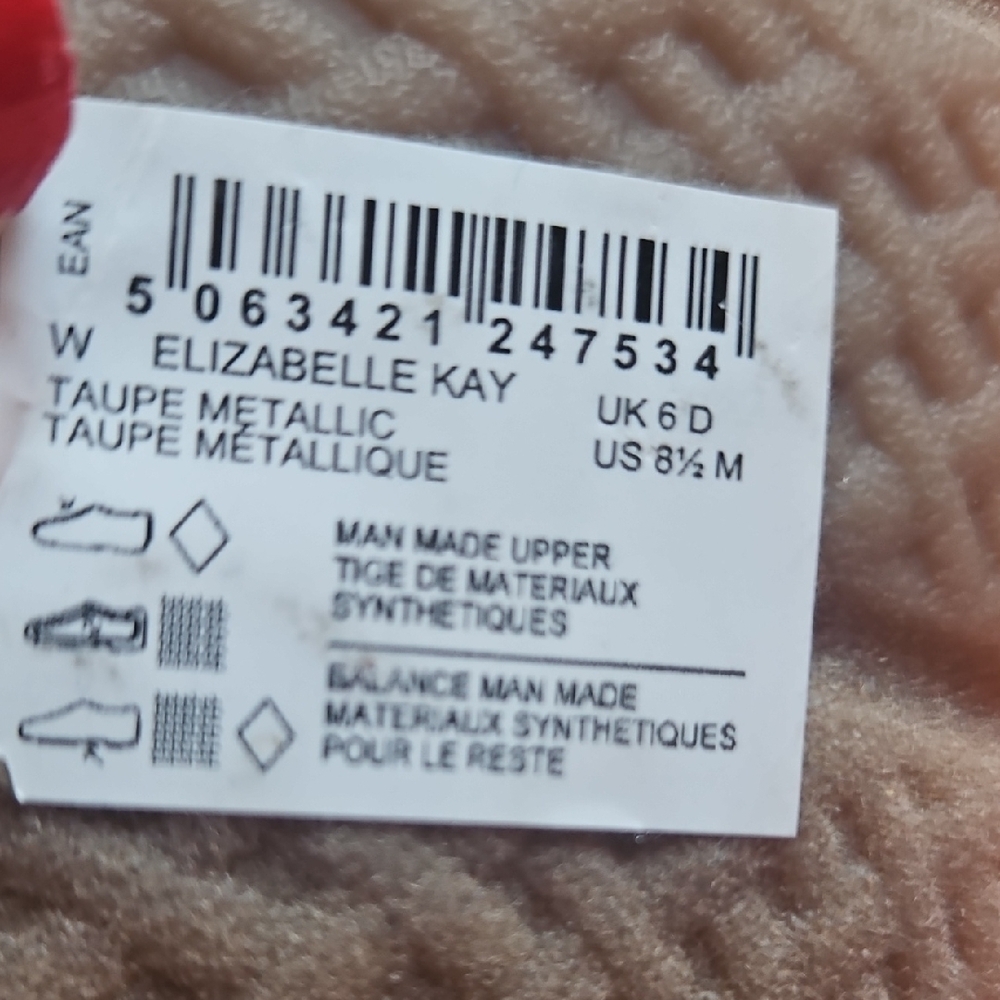 Clarks Women's Tan Strappy Sandals - Picture 12 of 12